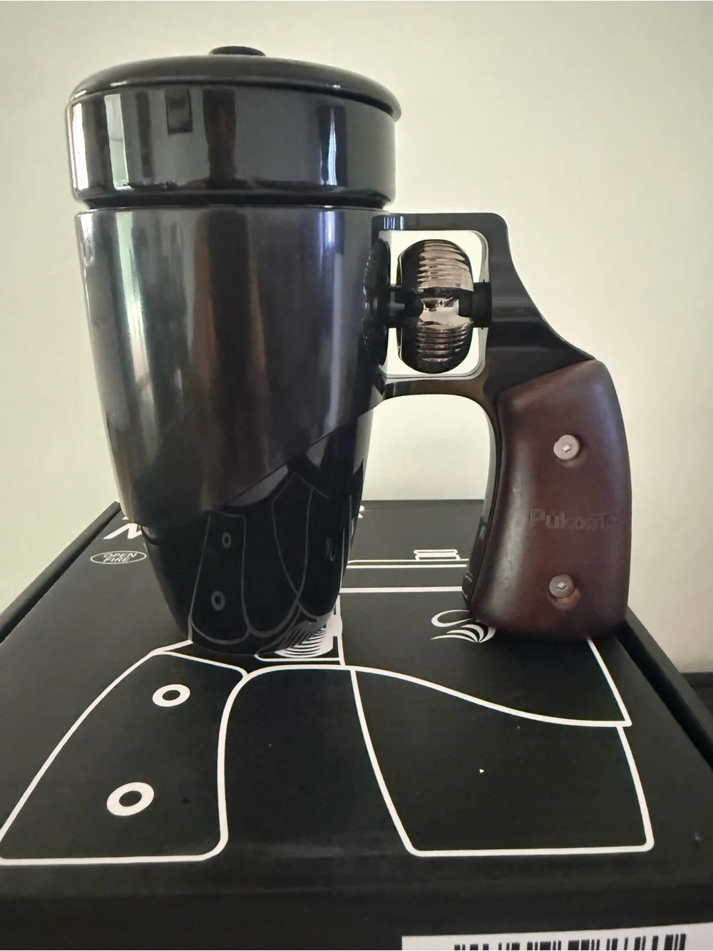 Pukomic Ceramic.  Mug Black Brown with Lid Solid Color One